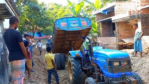 River sand Loading Excavator & Unloading By Digital hydraulic facility system Roadside Construction