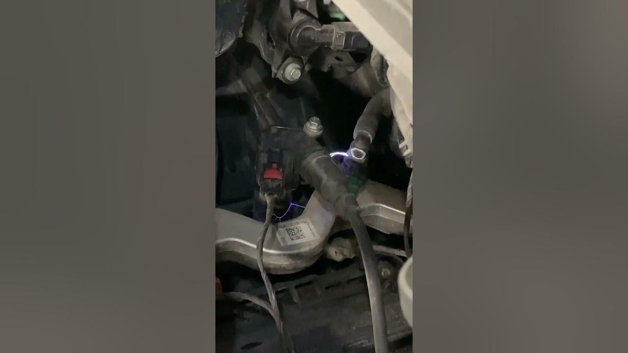 Ford 6.2L ignition coil arcing on the fuel rail! - YouTube
