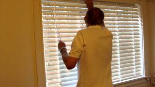 VENETIAN BLIND THAT MAKES NOISE AND DOESNT CLOSE