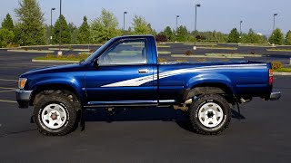 1993 Toyota Pickup Deluxe 4x4 22RE Exterior