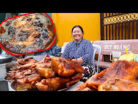 Video Nhiều người xin lớp bọt trong chảo dầu đen của thánh... - youtube