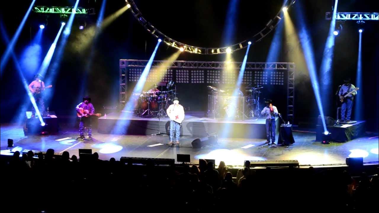 Intocable coqueta en vivo @ Gibson in Los Angeles Intocable coqueta en vivo @ Gibson in Los Angeles