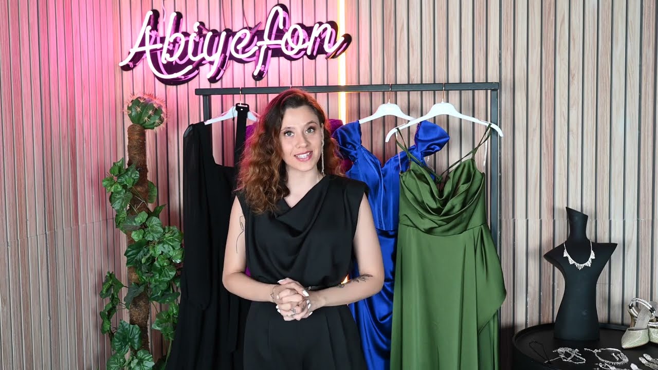 Abiye Elbisede Yaka Tipine Göre Takı Seçimi