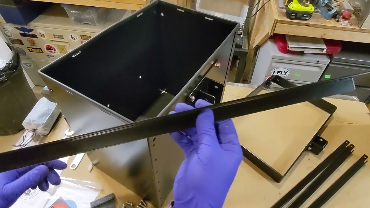 How to assemble The Chuck Bucket with Corner Posts