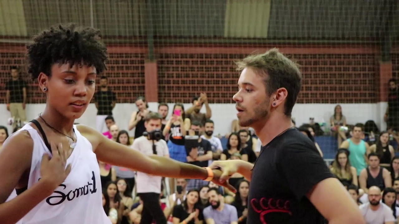 Pé Descalço Exame Vermelha Angel