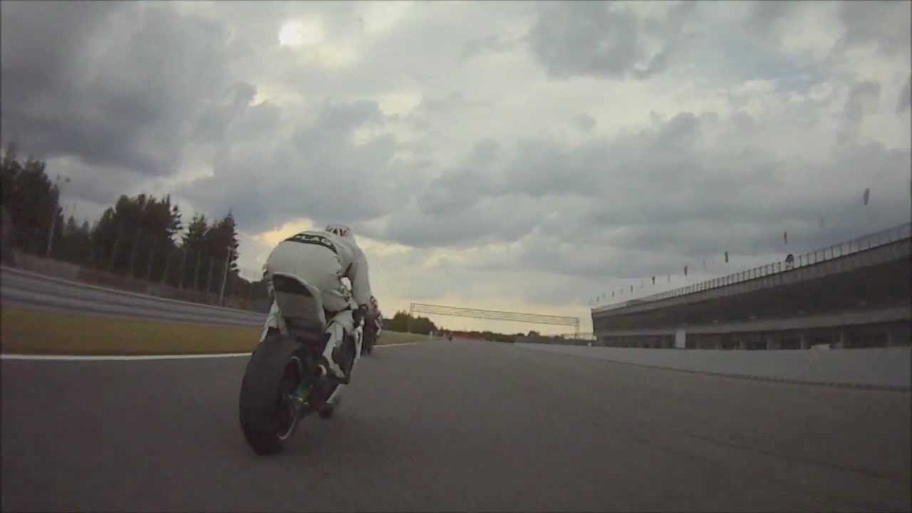 Eine Runde Brünn hinter Peter Rubatto auf Moto2 MZ