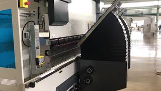 Presse-Plieuse Yawei Avec Aides Au Pliage Cnc Yawei Press Brake With Cnc Follower