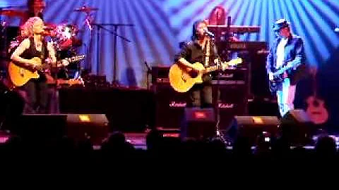 Teri Sullivan & Chris Norman Performing Stumblin i...