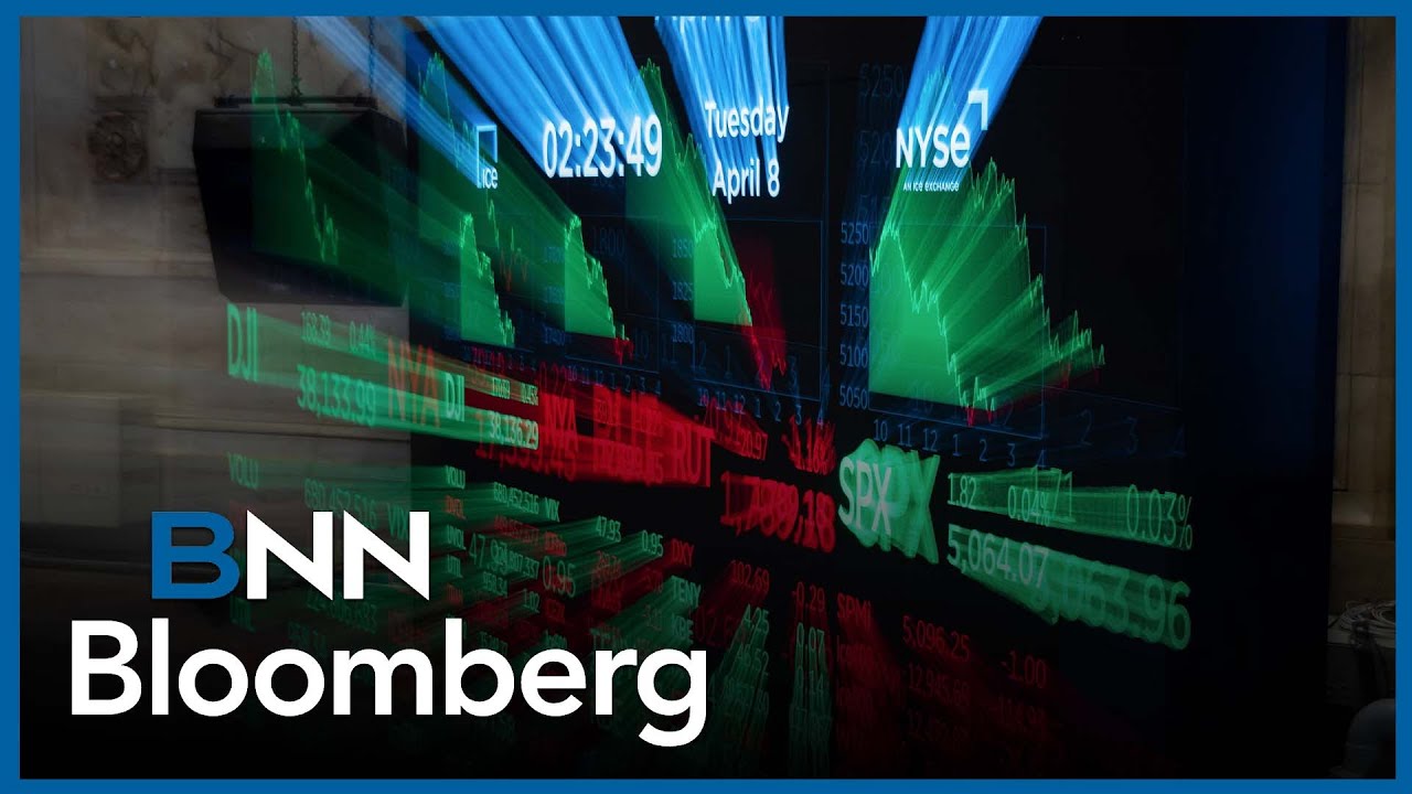 U.S. trade deficit unexpectedly shrinks to smallest since 2020