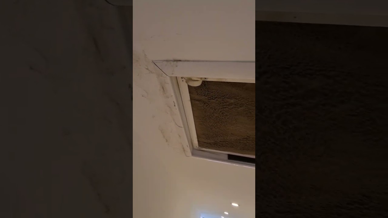 Remplacement d'un filtre de climatisation gainable avec une reprise Baillindustrie.