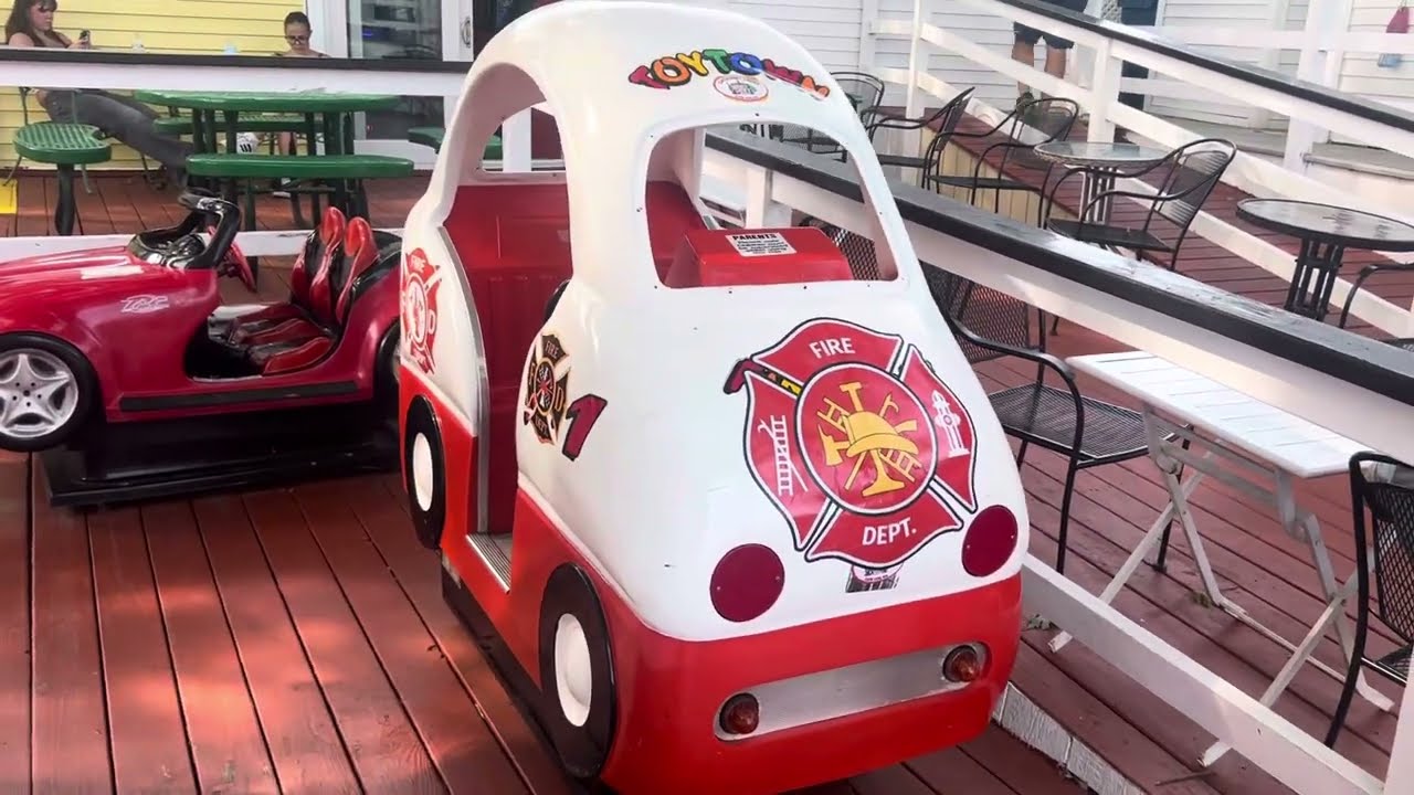 RG Mitchell 1993 Toytown Fire Chief, детский аттракцион в Cataumet Light Mini golf (Очень редкий!...