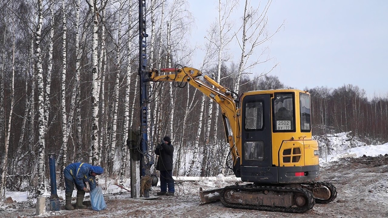 Установка бетонных свай - YouTube