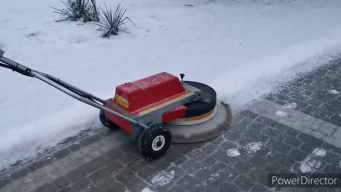 ELEKTRO KEHRBESEN AKKU Schneeräumer SCHNEEFUCHS SCHNEESCHIEBER mit irrer  Schubkraft 