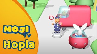 HOPLA GAAT OP REIS IN DE AUTO 🚗 | HOPLA 🐇 | Nederlandse Kinderseries | MojiTV Resimi