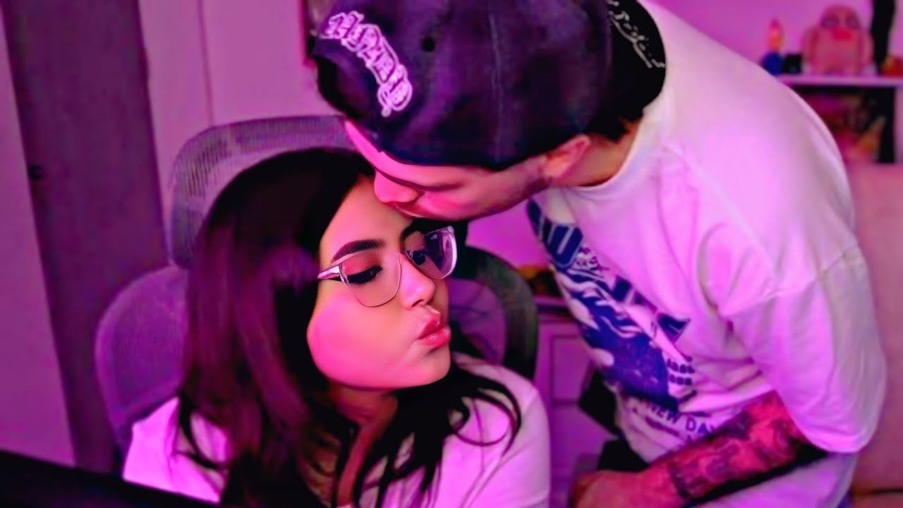 LA PARCE y JUAN SE BESAN EN DIRECTO / Clips 