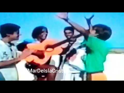 Manuel Carrasco de ni&ntilde;o cant&aacute;ndole a la Virgen del Mar - elmardeislacristina
