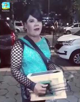 ViRal Bencong Nyanyi WIWIK