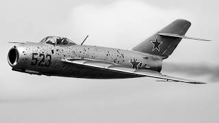 Soviet Pilots Stunned: US F-86 Sabres Dominated MiG Alley with a Hidden Weapon!