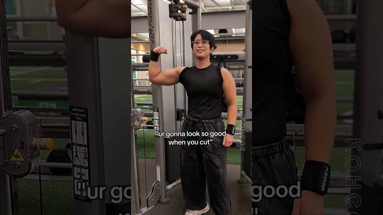 who said anything about cutting 🗿🗿🗿 this is a joke btw!! 😂💖🎄 merry xmas!! #bulk #workout #gym #lift