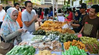 Takjil dan Busana Muslim Warnai Ramadan Fair 2022