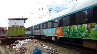 44 100 заминава с БВ5611 от гара София.