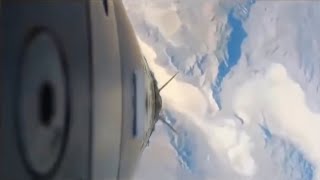 地上から天蓋に直撃するまでの空中の旅