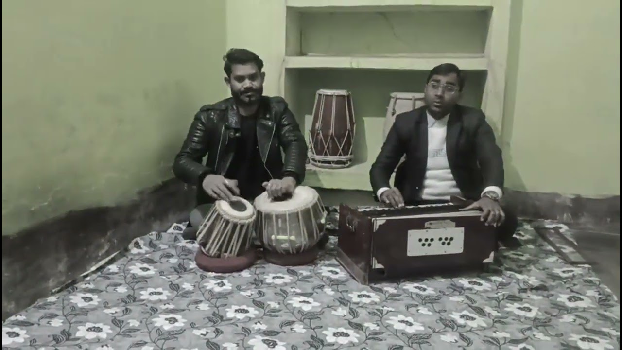 Agar Hum kahe aur wo muskura de 