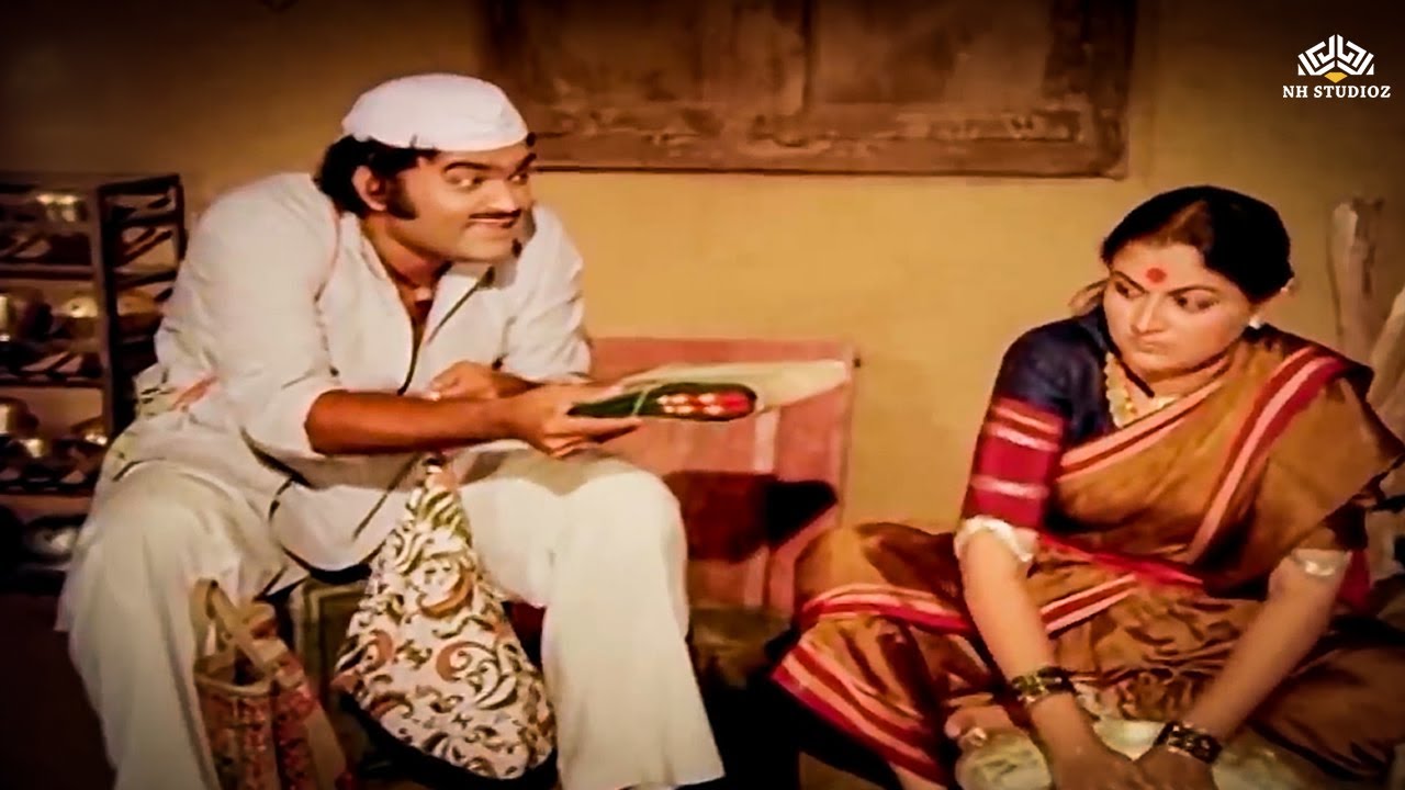 Unemployed husband brings saree to wife Ashok Saraf and Ranjana Deshmukh Comedy  Marathi Comedy Scenes