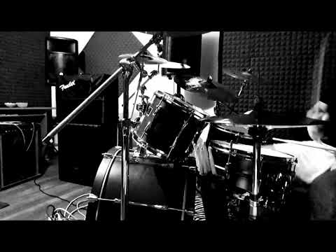 Elisa 'Labyrinth' Drum