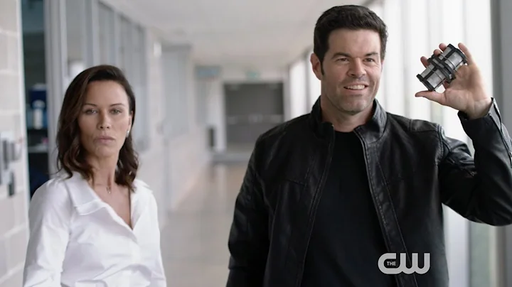 Supergirl 4x01  Mercy Graves Attacks