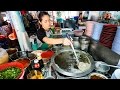 24-Hour Bangkok Street Food - Thai Egg Noodles and OOZING Soft Eggs! บะหมี่แห้งต้มยำพิเศษ