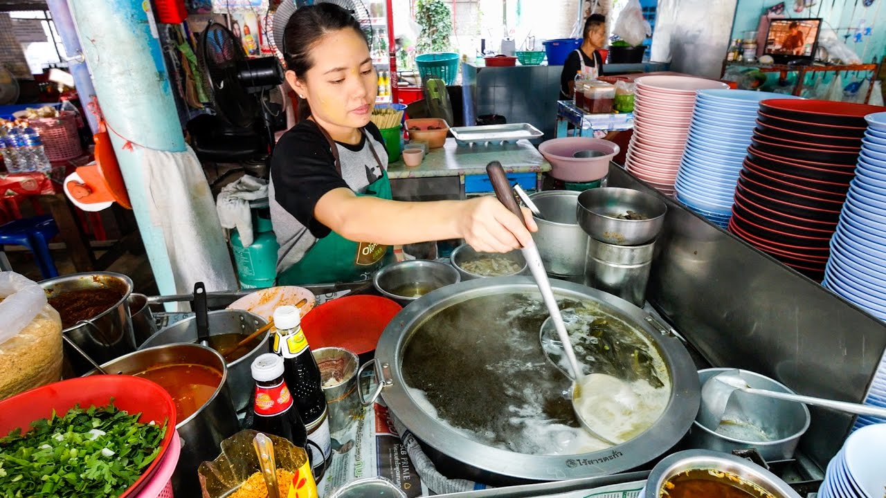 24-Hour Bangkok Street Food - Thai Egg Noodles and OOZING Soft Eggs! บะหมี่แห้งต้มยำพิเศษ | Mark Wiens
