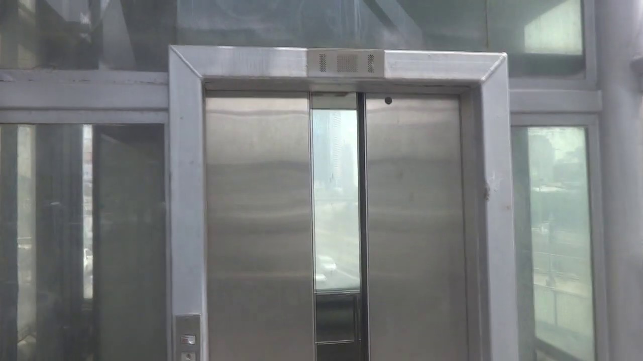 1998 Schindler M-Series traction elevator @ Tel Aviv HaShalom Railway Station, Tel Aviv, Israel.