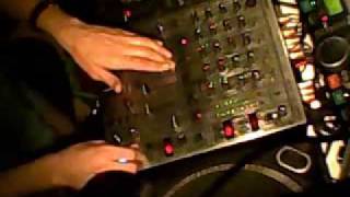 Electro House Live Mixed by DJ Terry S QuickCam Video - Zo 15 Mrt 2009.avi