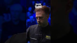 Judd Trump’s Rare Cushion Plant Shot