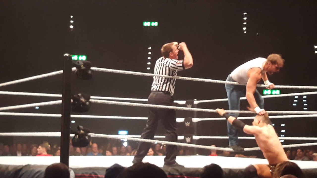 WWE Live Zürich May 2017 The Miz vs Dean Ambrose Funny moment