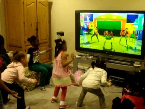 Just Dance Kids 2 With Phoenix And Friends Willow Smith Whip My