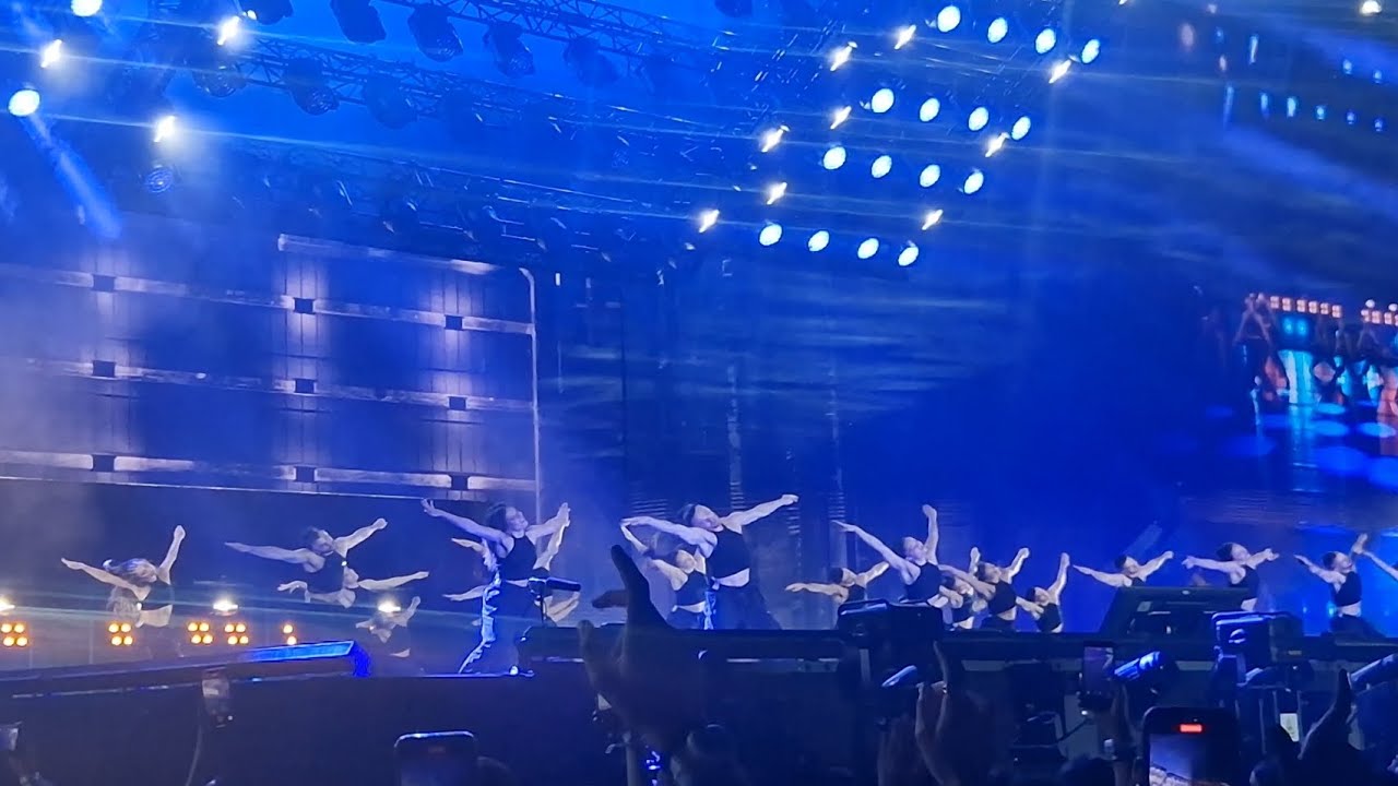 Presentación de los bailarines de Aitana - Metamorfosis Season - Madrid 30.07.2025.