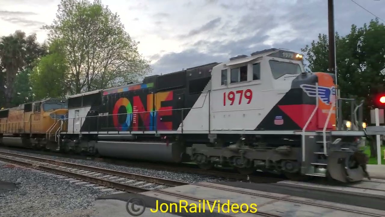 4/16/22 Pre: UP 1979 We Are ONE leads the EB LB Hauler MLBWC through Mission Mill Rd