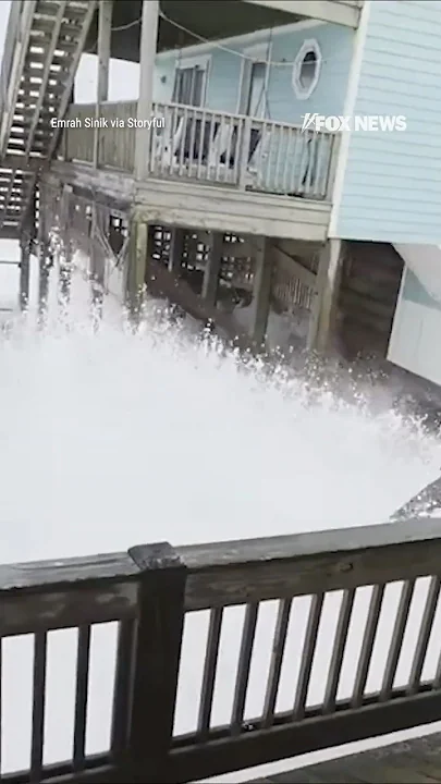 Hurricane Erin SLAMS homes in North Carolina #shorts #foxnews #news #us #fox #weather #ocean #waves