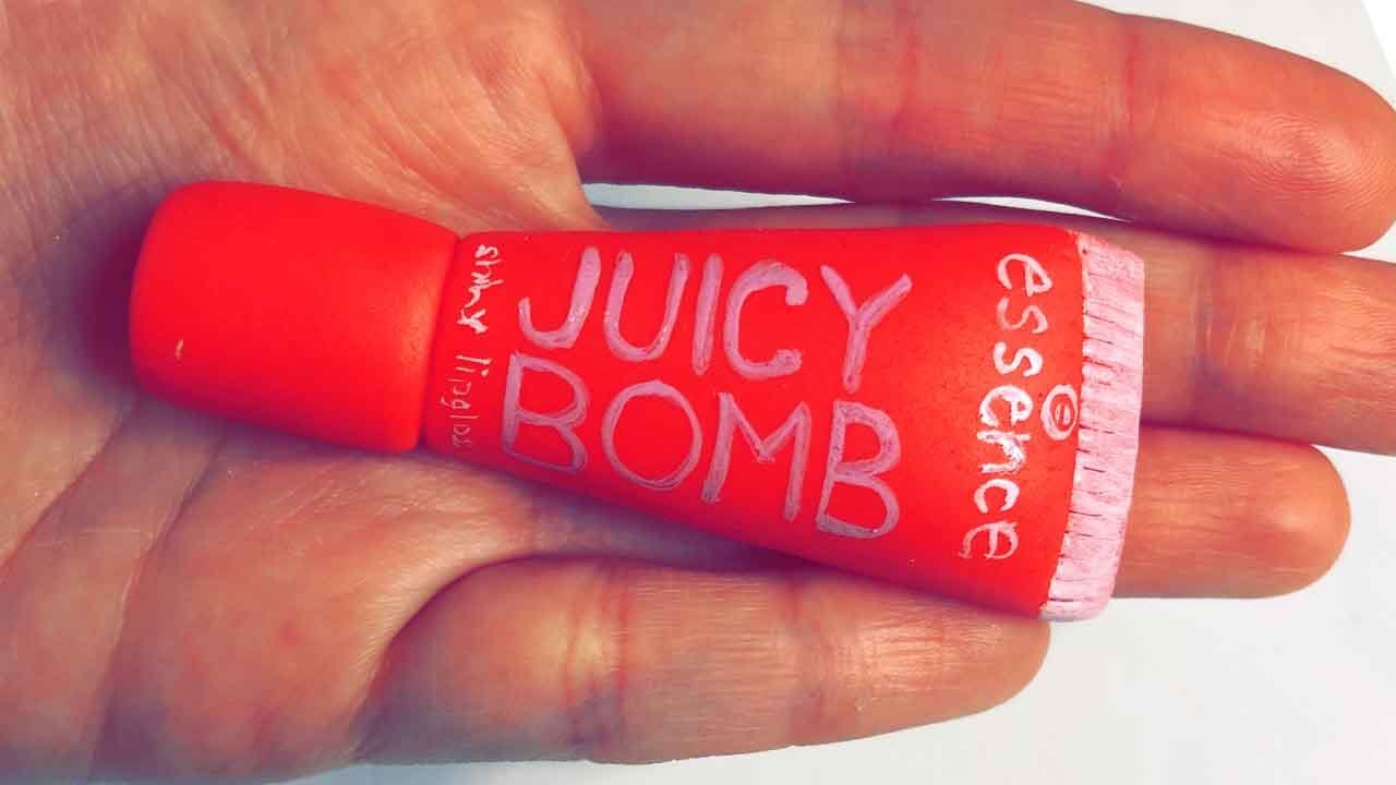 How to make fondant Makeup Cake Topper /JUICY BOMB shiny lipgloss Essence juicy bomb sjaj od fondana