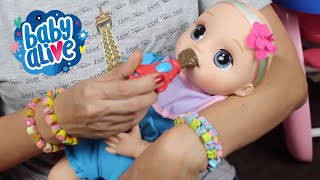 Mamãe cuidando da Baby Alive Laurinha Bonecas🍼Baby Alive em Português