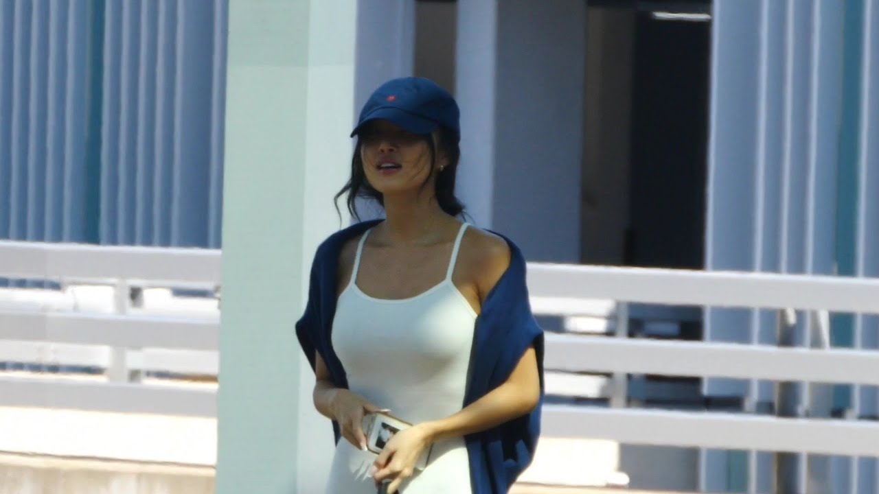 Hwasa 화사 Mamamoo Airport Departure 250911