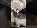 削れたネジ穴を金属で作り直す方法