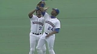 CWS@SEA: Griffey Jr. takes catch away from his dad Resimi