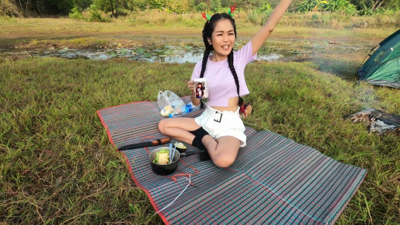 Girl Solo Wild Camping, Off grid, Survival Skills, Coffee morning, I Catch n cook Avocado Toast yum