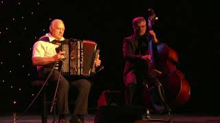 Roger Pluymers - Tango medley: Zuiderzee ballade - La Paloma - Violetta chords