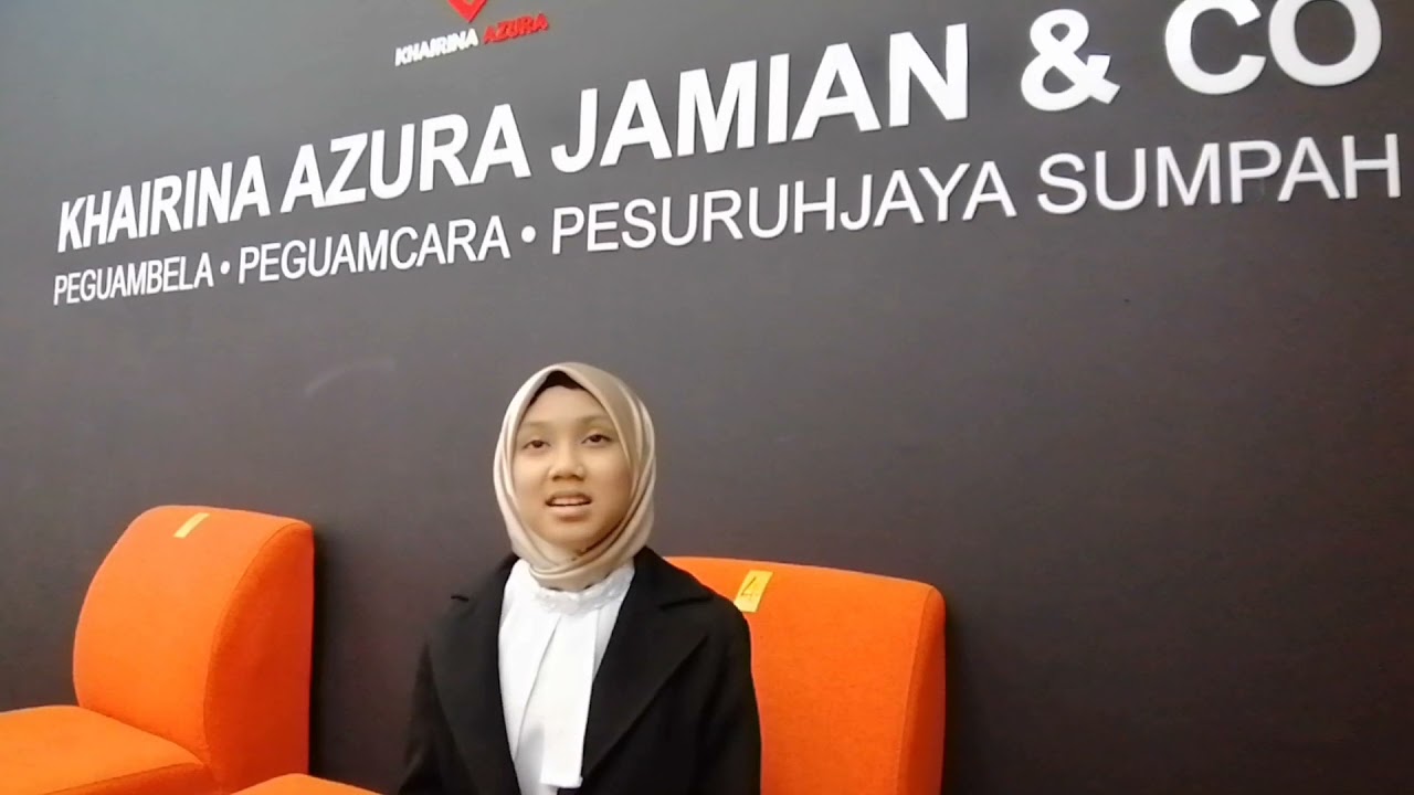 Kerjaya sebagai seorang peguam.