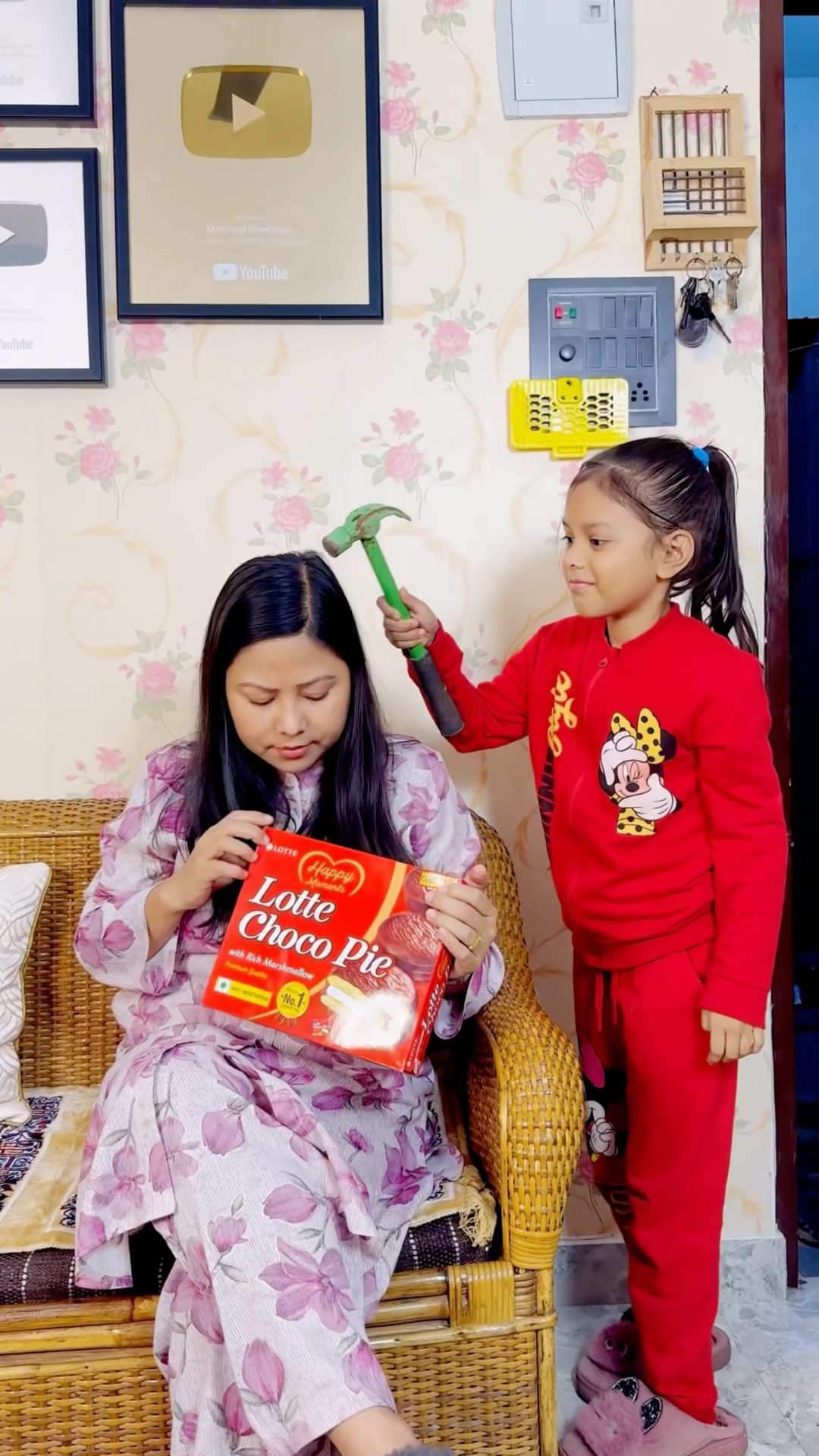 Mummy Ko Hatori Se Mara