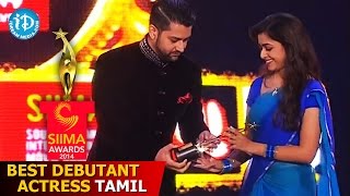 Best Debutant Actress Tamil - Sri Divya - Varutha Padatha Valibar Sangam @ SIIMA 2014